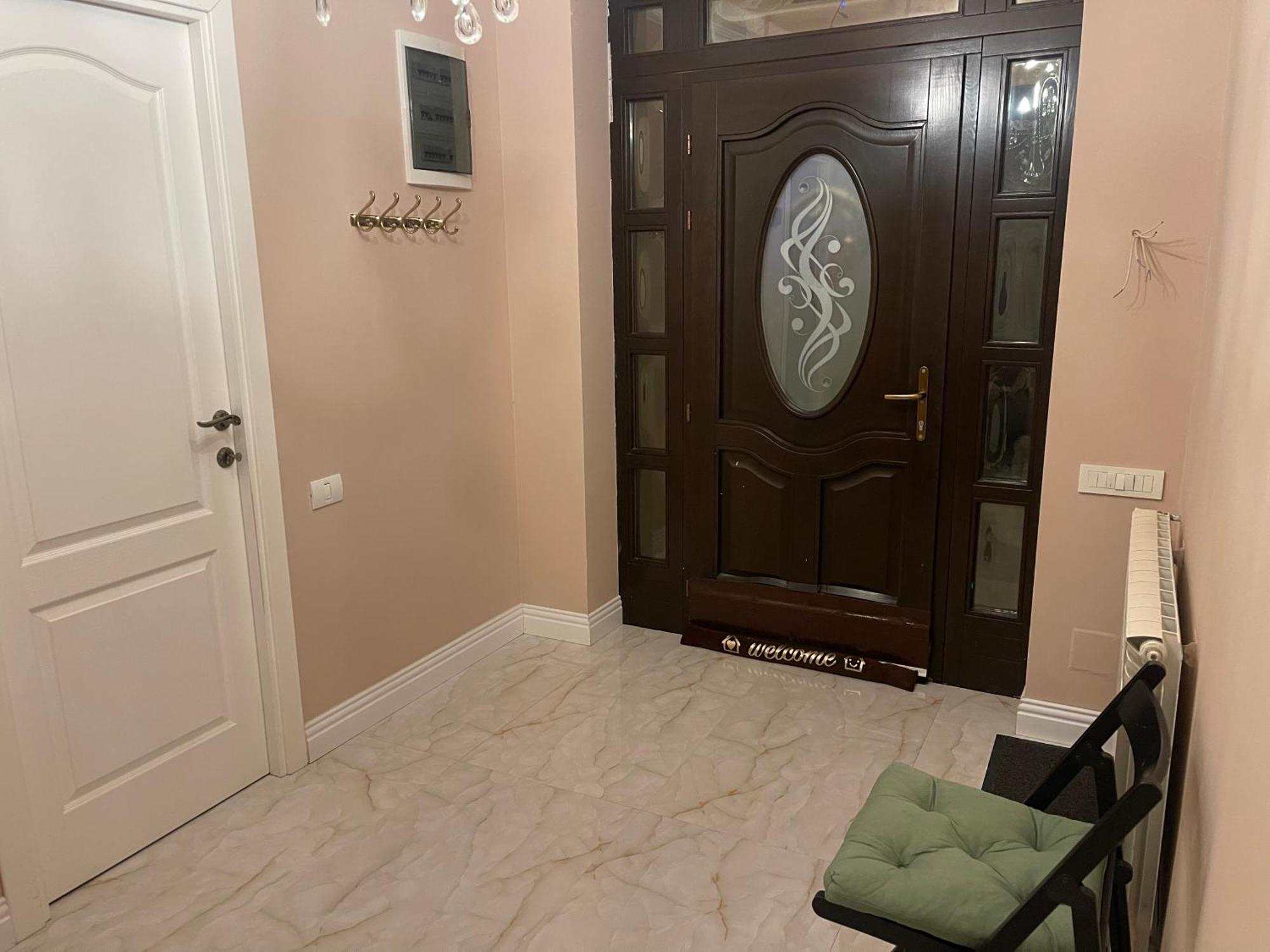 Room In A Private House - 5 Min From Therme And Airport Corbeanca Kültér fotó